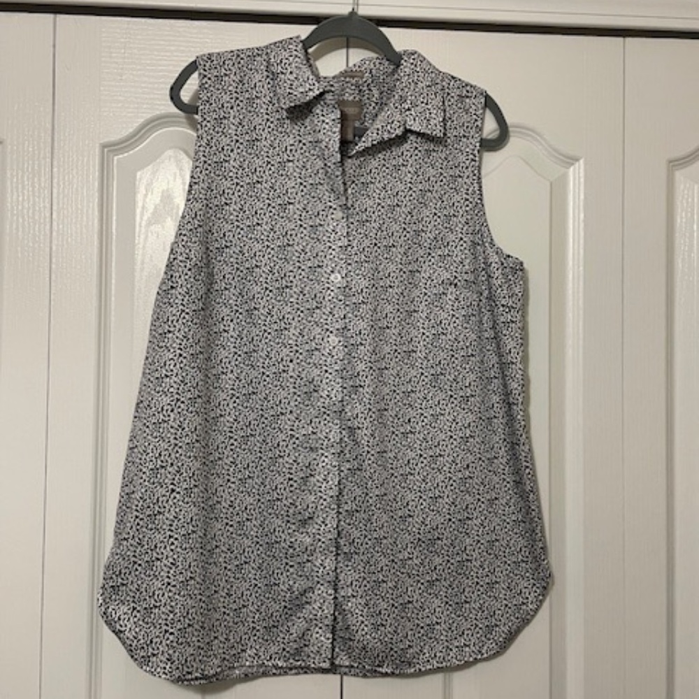 Chico's Black & White Wrinkle Resistant Sleeveless Top Chico's Size 2 (Large)